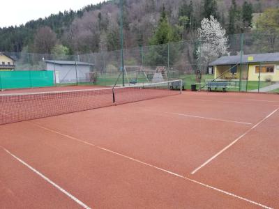 Tennisplätze herrichten